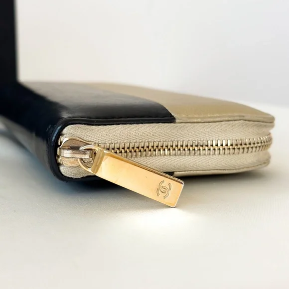 Chanel Zip Leather Wallet - Picture 10 of 16